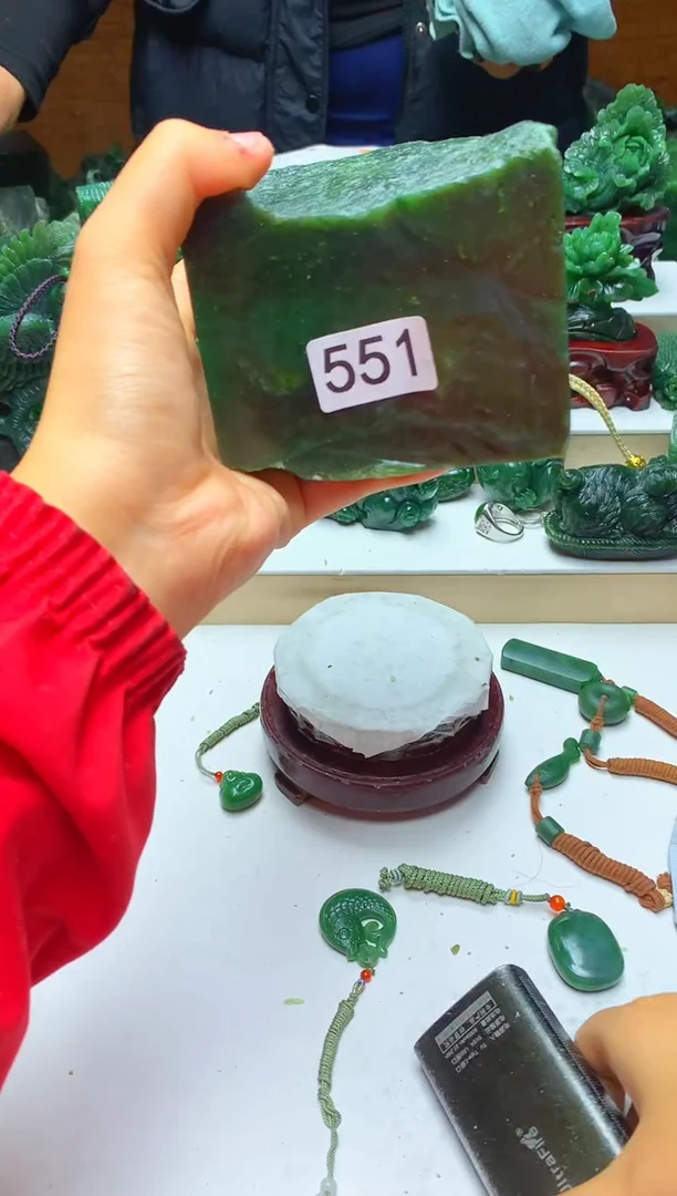 未镶嵌和田玉摆件1