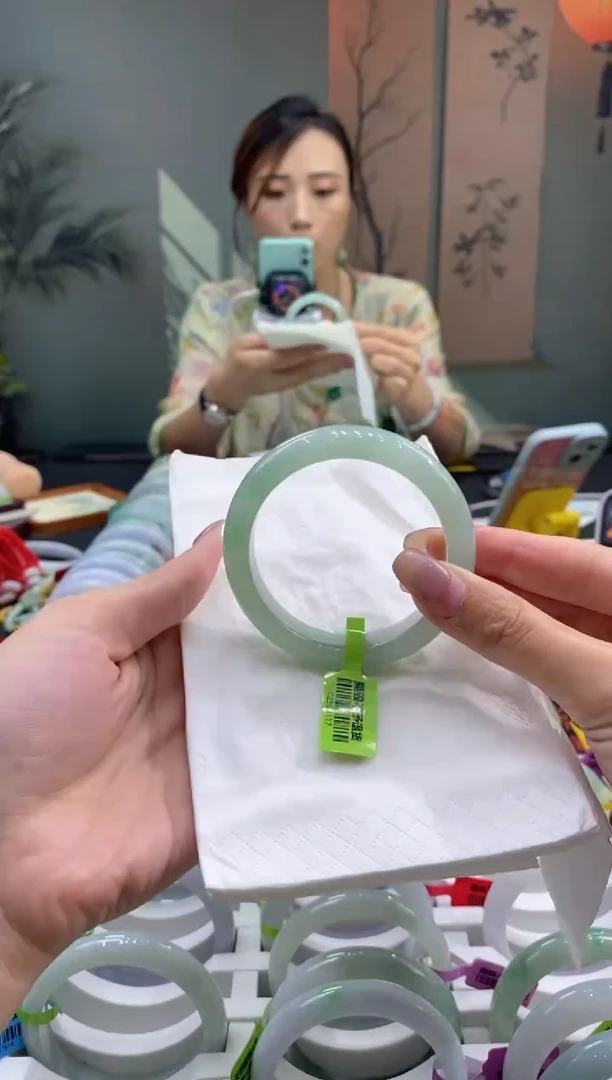 未镶嵌手镯翡翠000039375