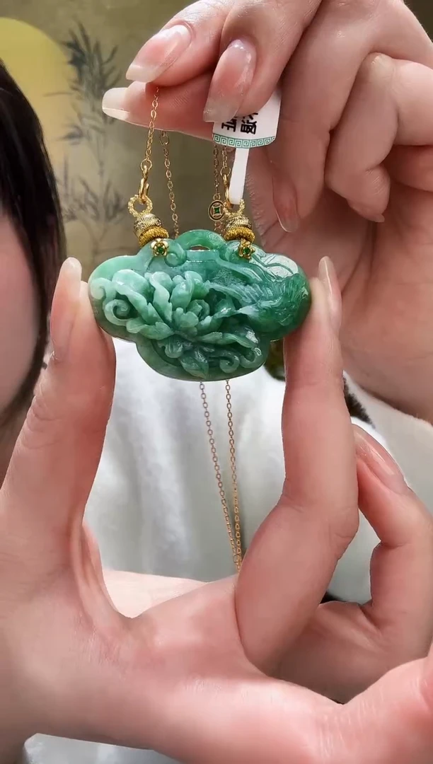 颈饰未镶嵌翡翠吊坠