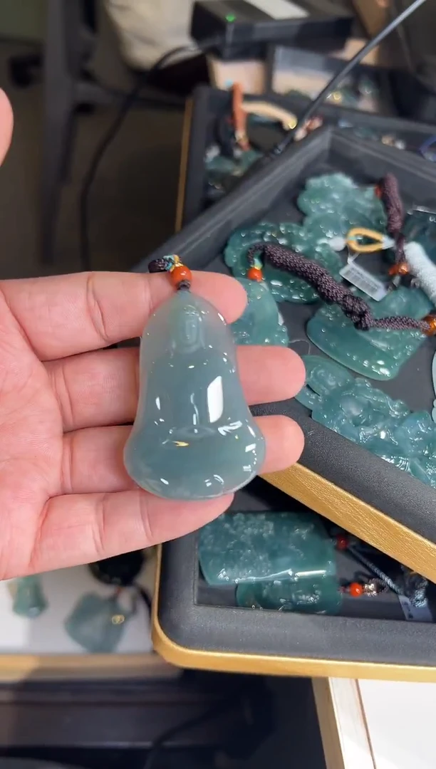 吊坠(不含链)未镶嵌翡翠观音