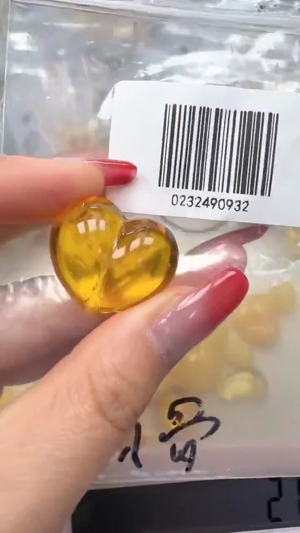 裸石琥珀未镶嵌如图