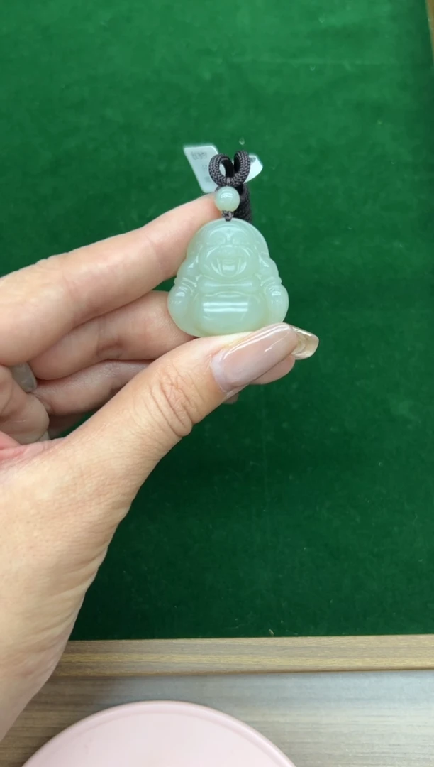 吊坠(赠链)未镶嵌和田玉且末微色差近矿吊坠