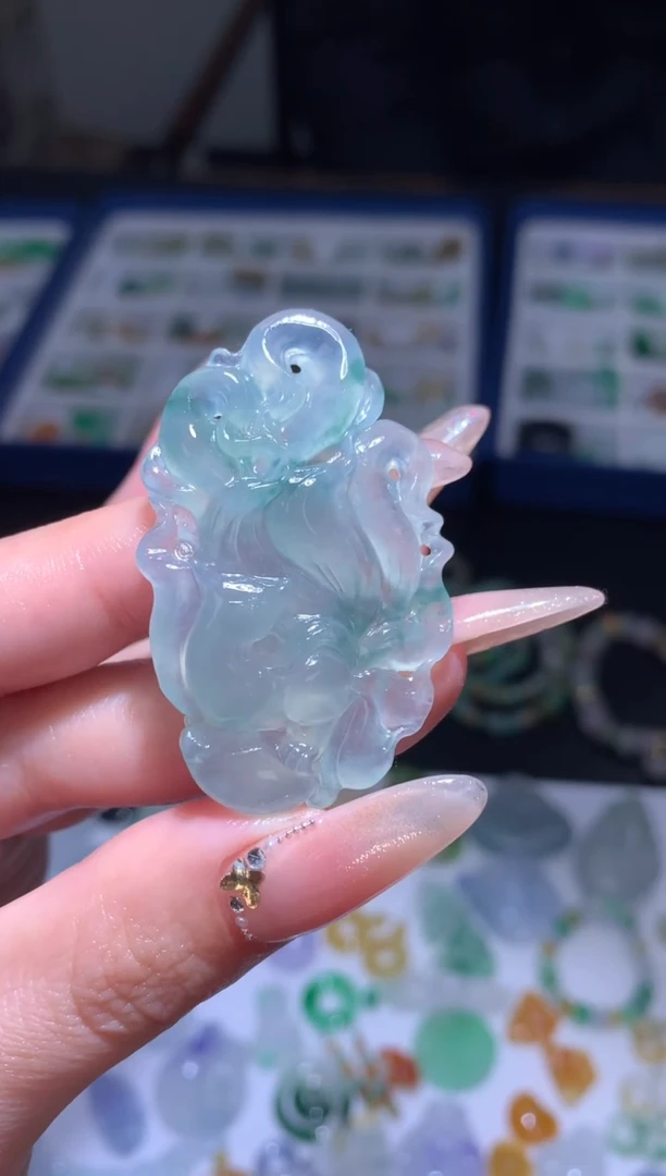 未镶嵌定制翡翠九尾狐