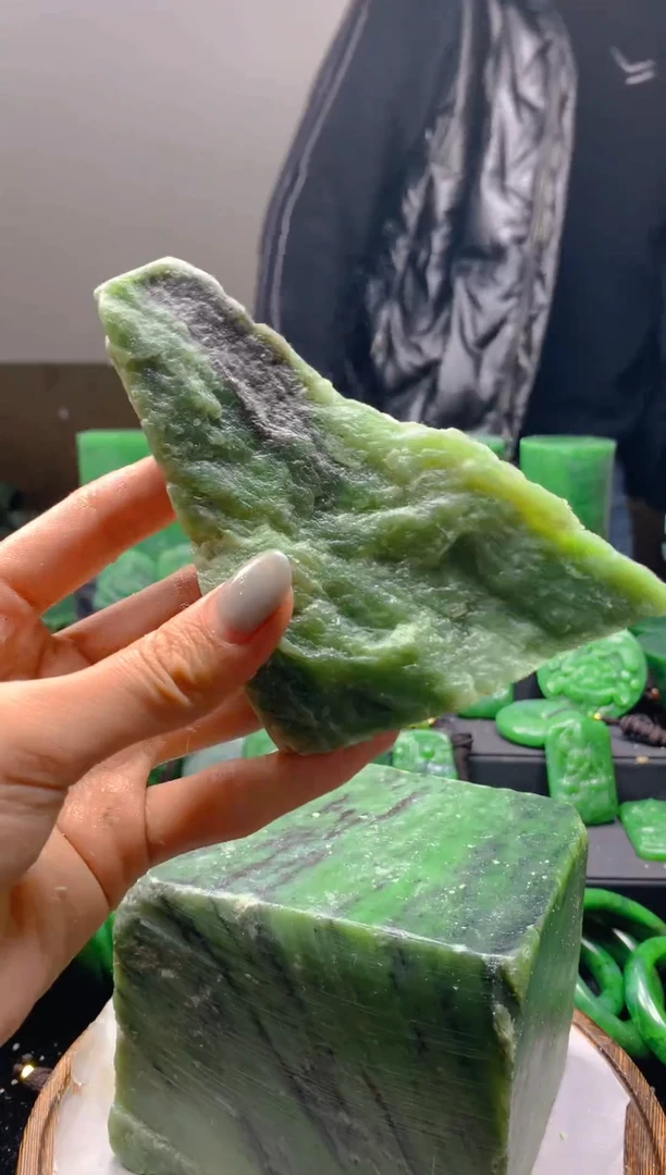 未镶嵌和田玉（碧玉）珠宝半成品1