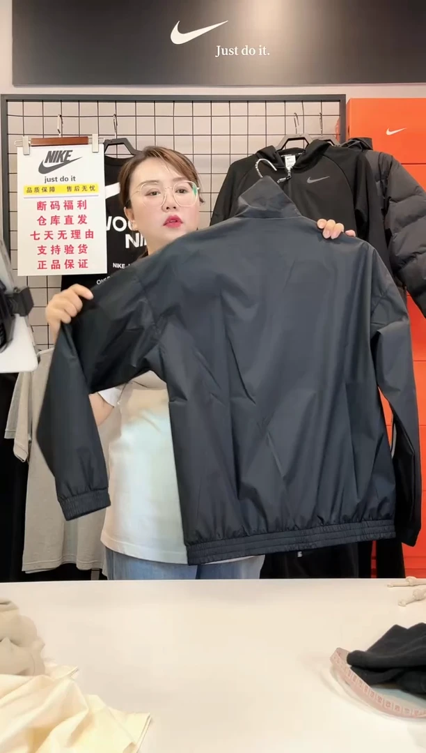 2716黑色外套XL码160斤-180斤不退换