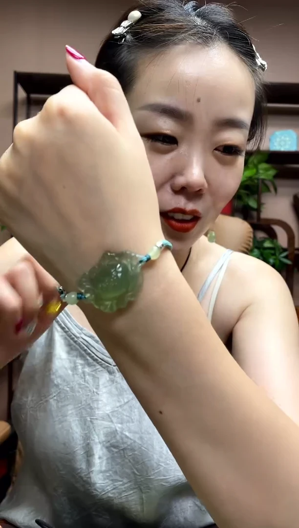 岫玉未镶嵌手牌多样性发货发其中之一