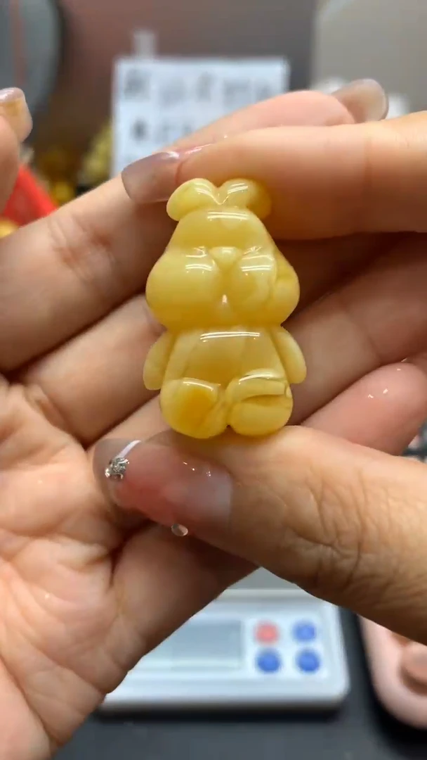 未镶嵌琥珀珠宝奇石951