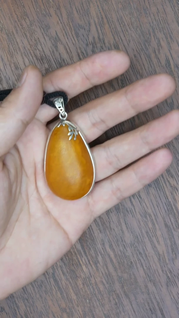 【闪购商品】琥珀裸石银S925镶嵌老蜡水滴橘皮吊坠