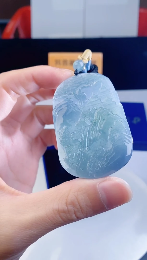 颈饰未镶嵌翡翠