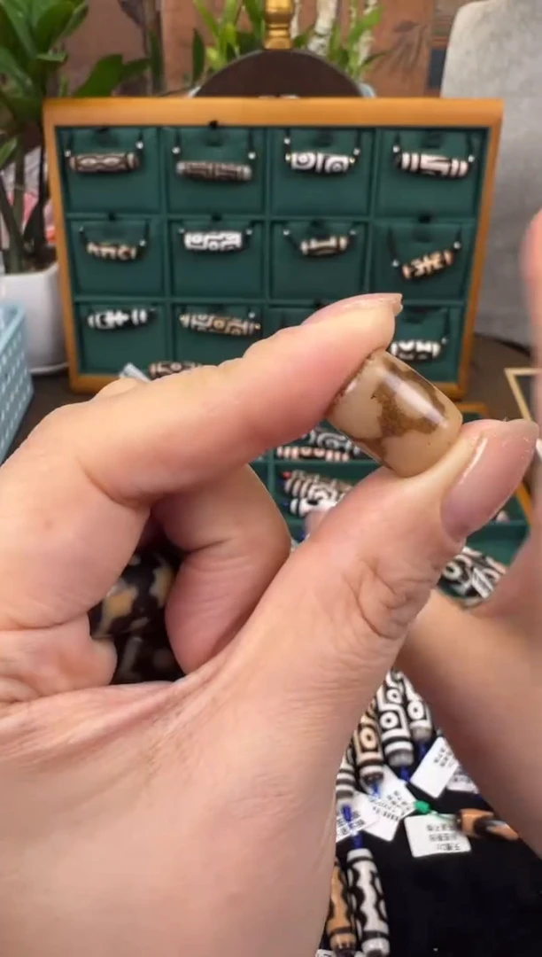 【闪购商品】玛瑙/玉髓吊坠(不含链)未镶嵌+105.微瑕随机