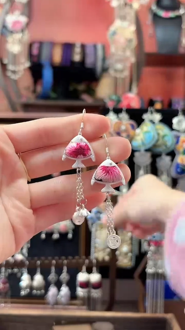 织绣 云织谣民族风精美饰品   126