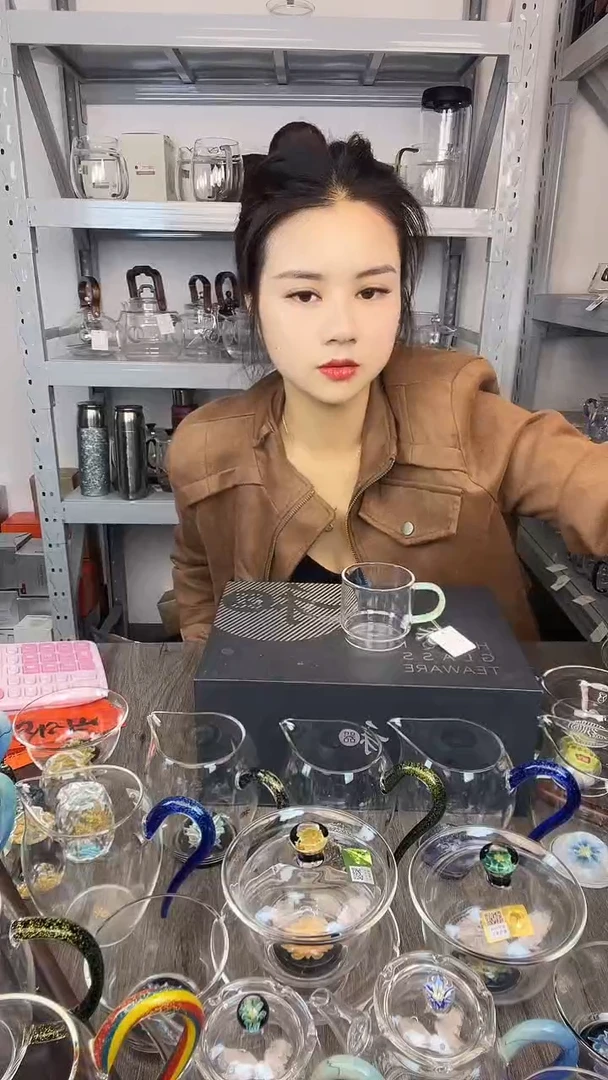 禾器  荷叶盖碗浅玉色