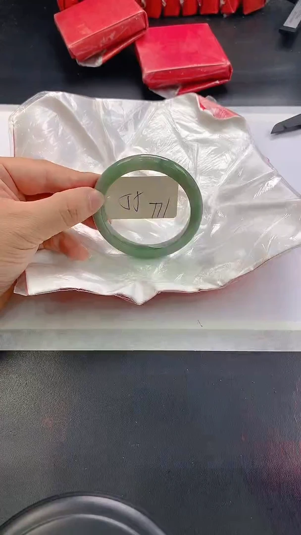 未镶嵌手镯翡翠171