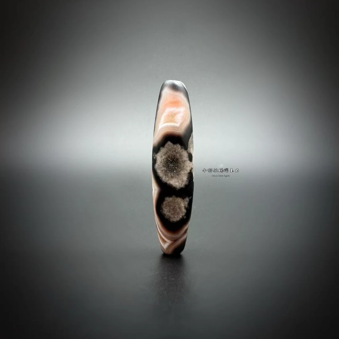 天然玛瑙·黑色大丽花·磨砂款玛瑙勒子 尺寸 51.3*12.5