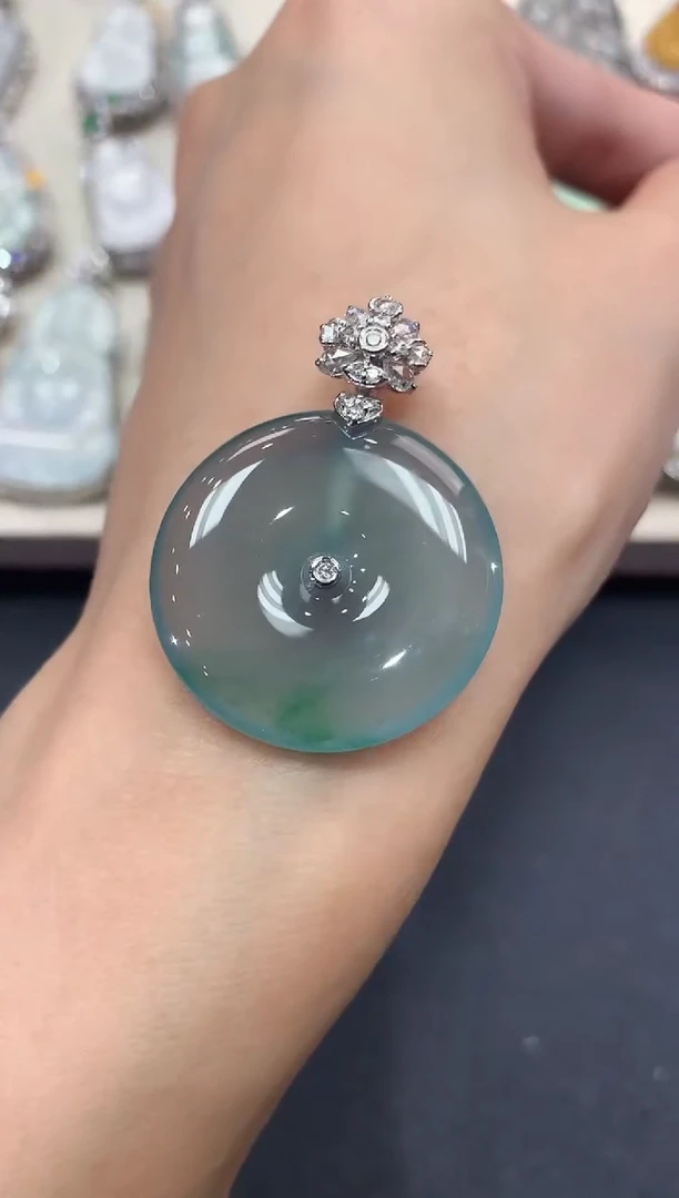 【闪购商品】翡翠吊坠(不含链)18K金镶嵌w144