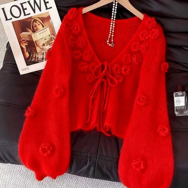 温柔慵懒风红色V领花朵装饰针织开衫女2025秋季系带毛衣长袖上衣