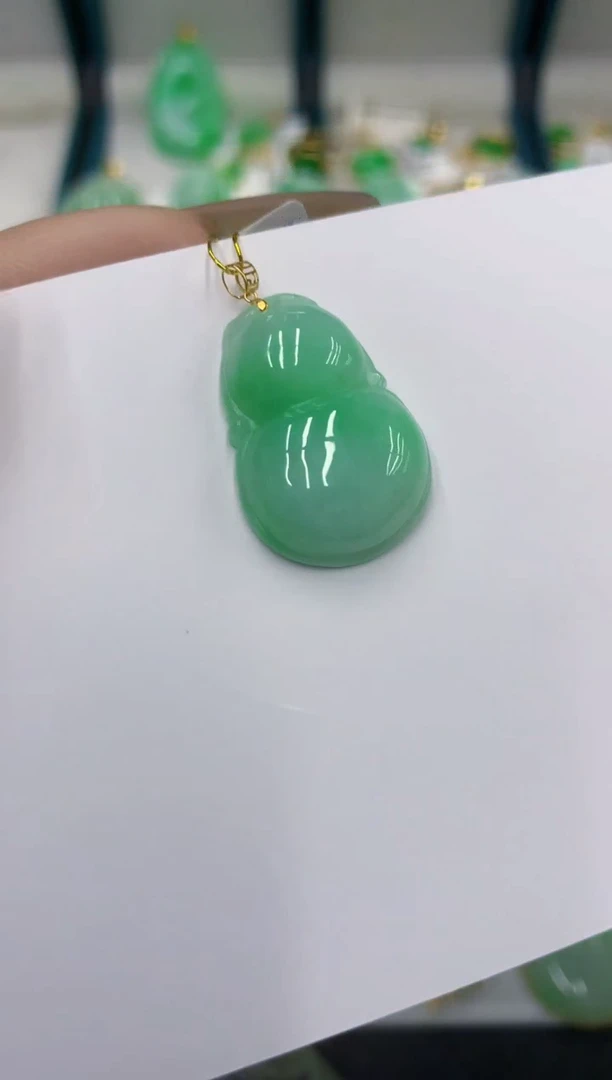 颈饰18K金镶嵌翡翠11111