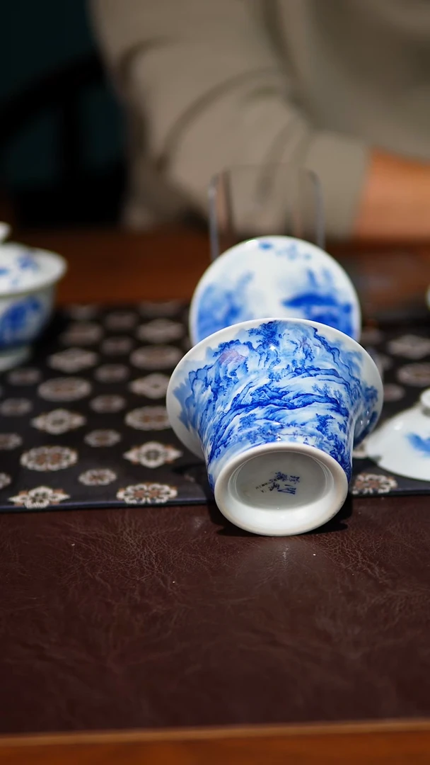 ?****叶问工青花青山绿水盖碗