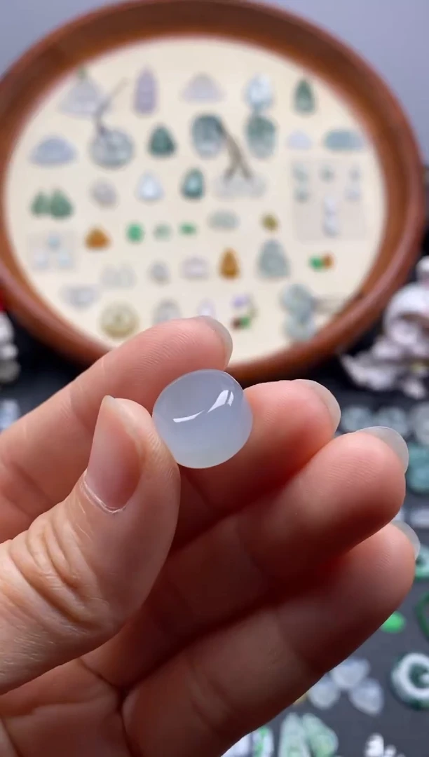 颈饰未镶嵌翡翠冰珠子/芬