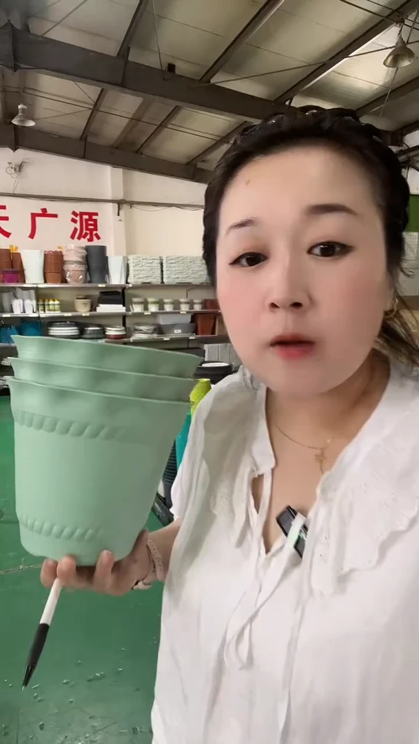 3个大号薄荷绿色罗马盆，无托盘