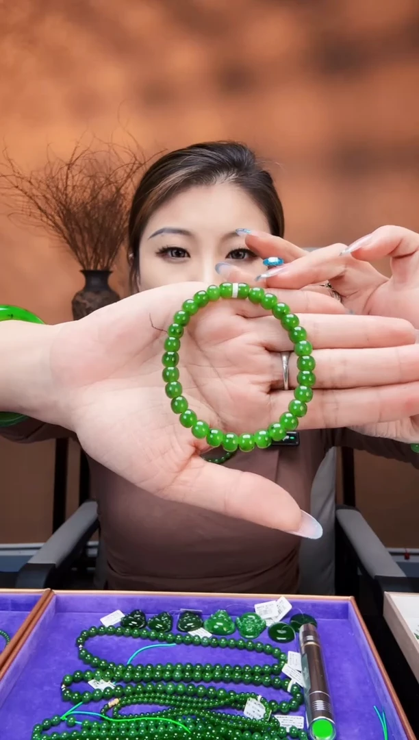 未镶嵌手链和田玉卡6*7碧玉老型