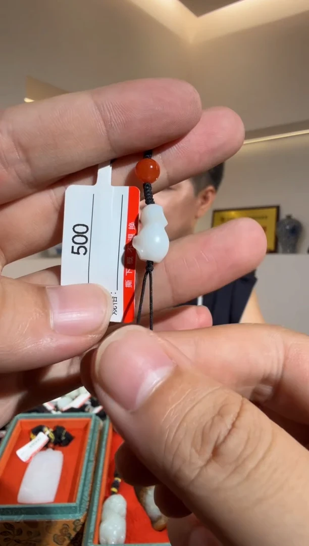 和田玉未镶嵌颈饰1