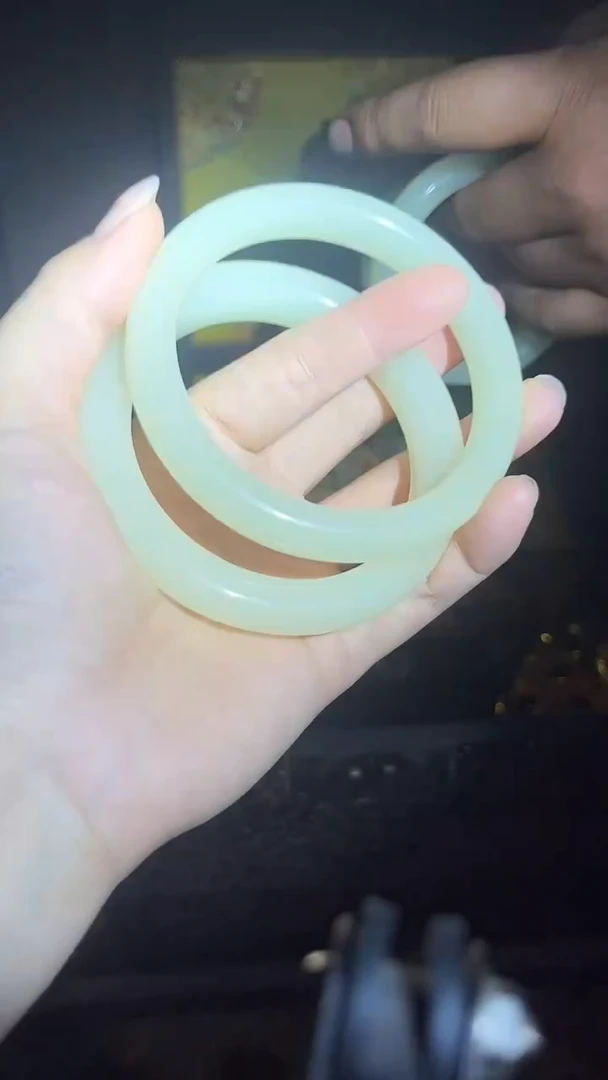 和田玉未镶嵌挂件和田玉手镯.1对