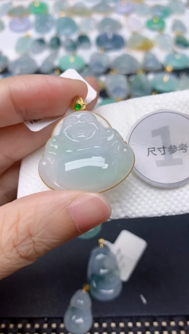 颈饰18K金镶嵌翡翠天然缅甸A货翡翠