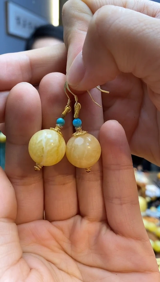 未镶嵌琥珀耳饰一对（多样性发其一）微微瑕