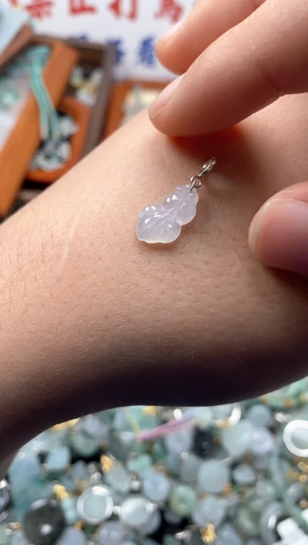 【闪购商品】翡翠颈饰未镶嵌哥哥