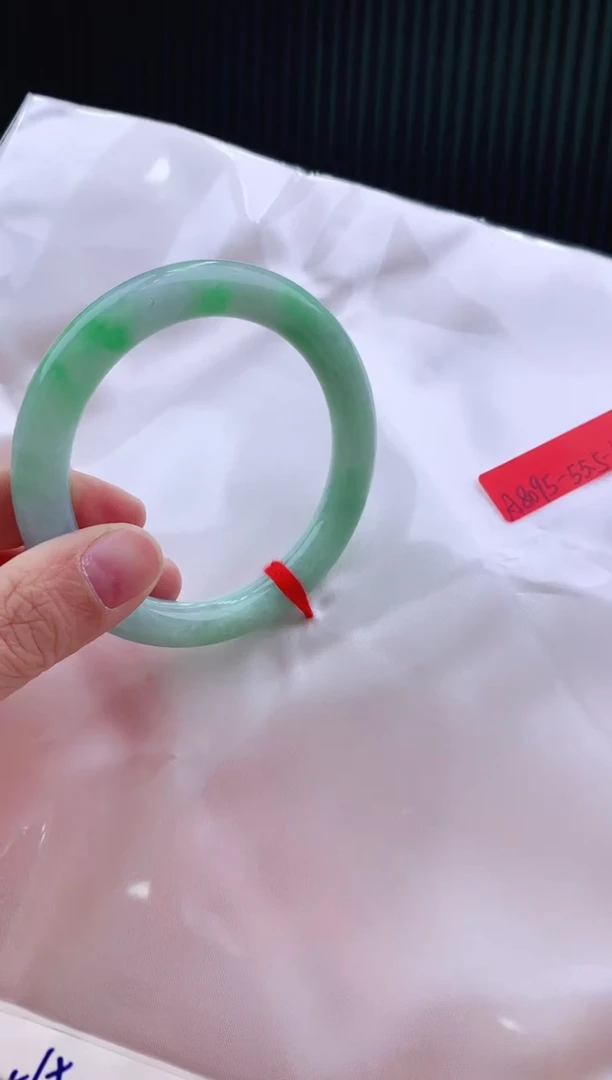 未镶嵌手镯翡翠111