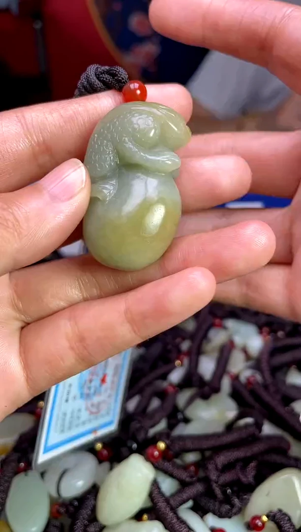 未镶嵌和田玉摆件1