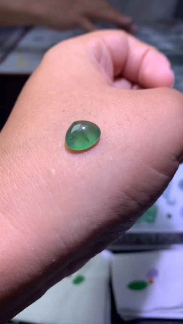 未镶嵌定制翡翠毛货