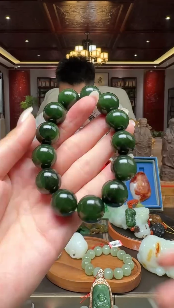 未镶嵌和田玉挂件by18