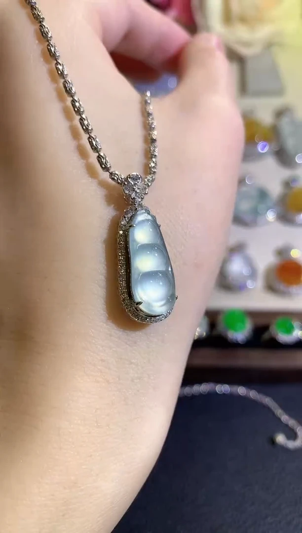 吊坠(不含链)18K金镶嵌翡翠冬日珠宝Q54