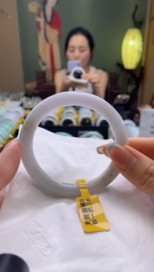 翡翠手镯未镶嵌55.3圈口t