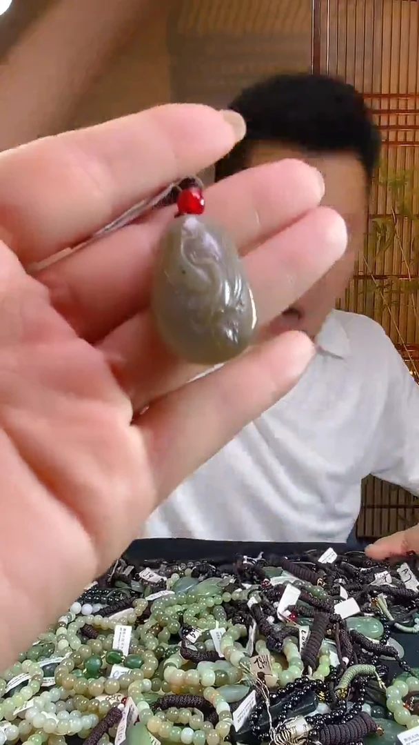 和田玉未镶嵌颈饰多样性发货，拍一发一