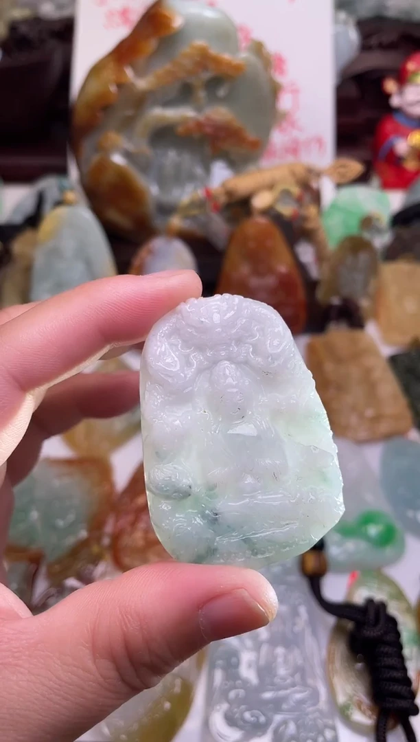 颈饰未镶嵌翡翠大日