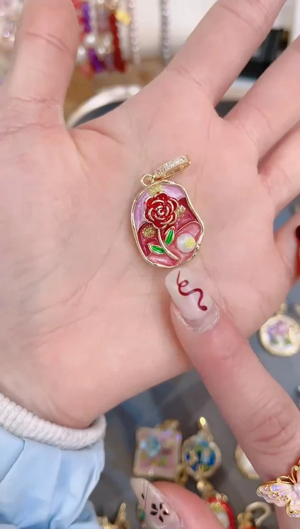 【闪购商品】淡水珍珠颈饰合金吊坠