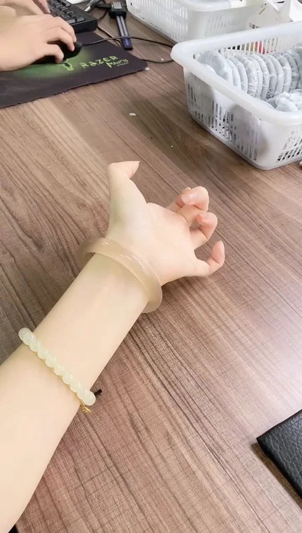 未镶嵌手镯石英质玉348-62