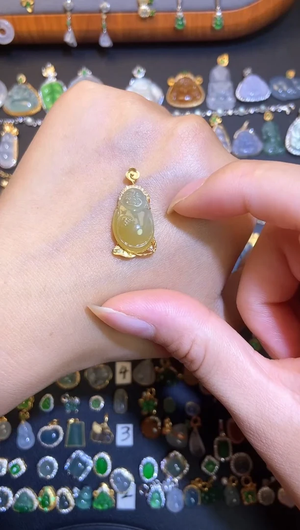 翡翠18K金镶嵌颈饰天然a货翡翠