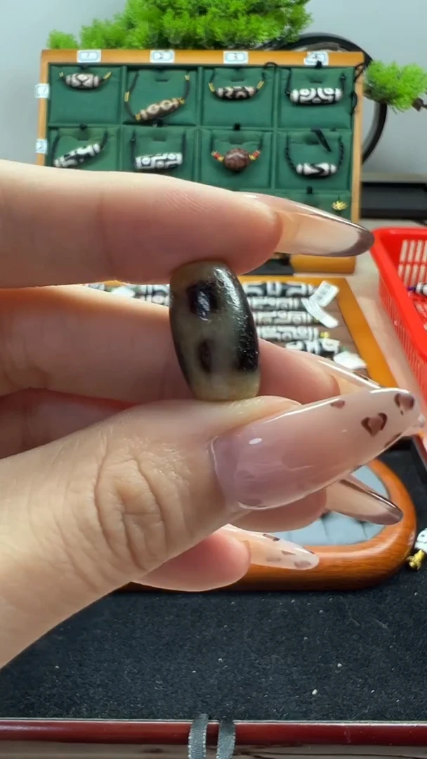 玛瑙/玉髓（覆膜）颈饰未镶嵌157.（微瑕）