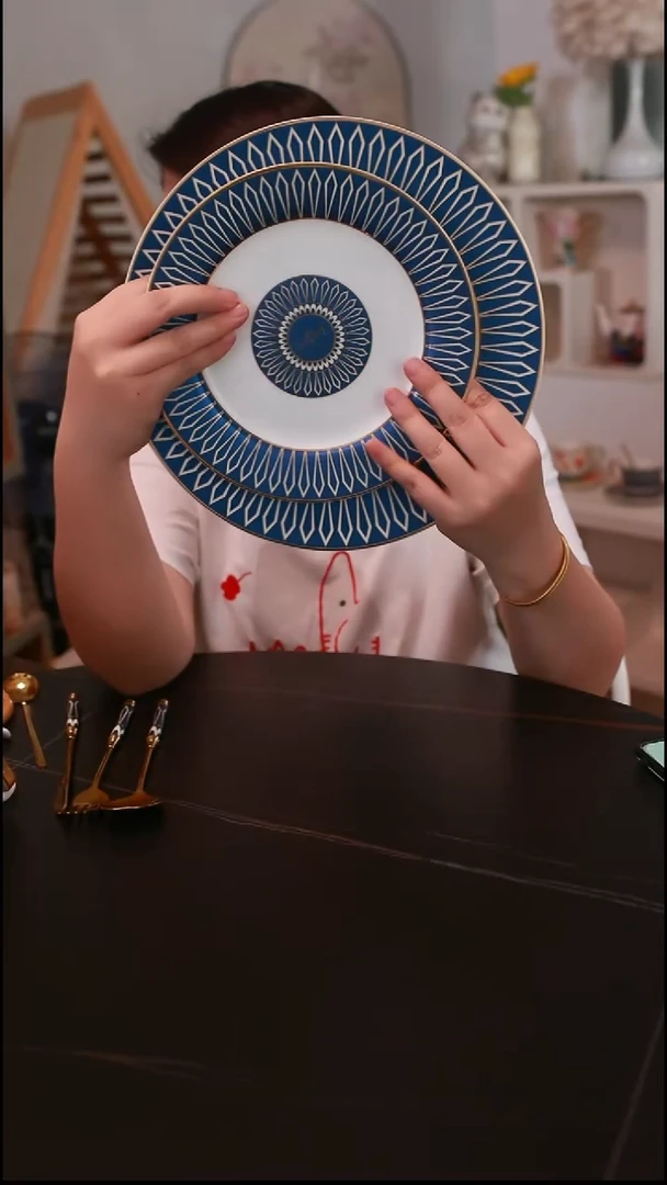 瓷··光辉蓝平盘大小盘各一E53