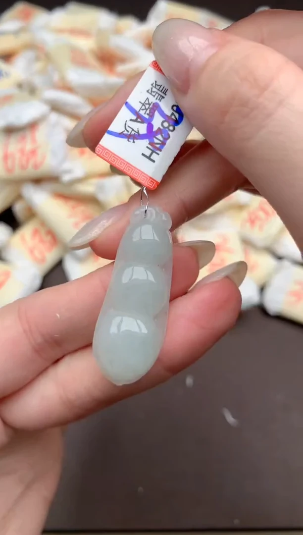 未镶嵌挂件翡翠1