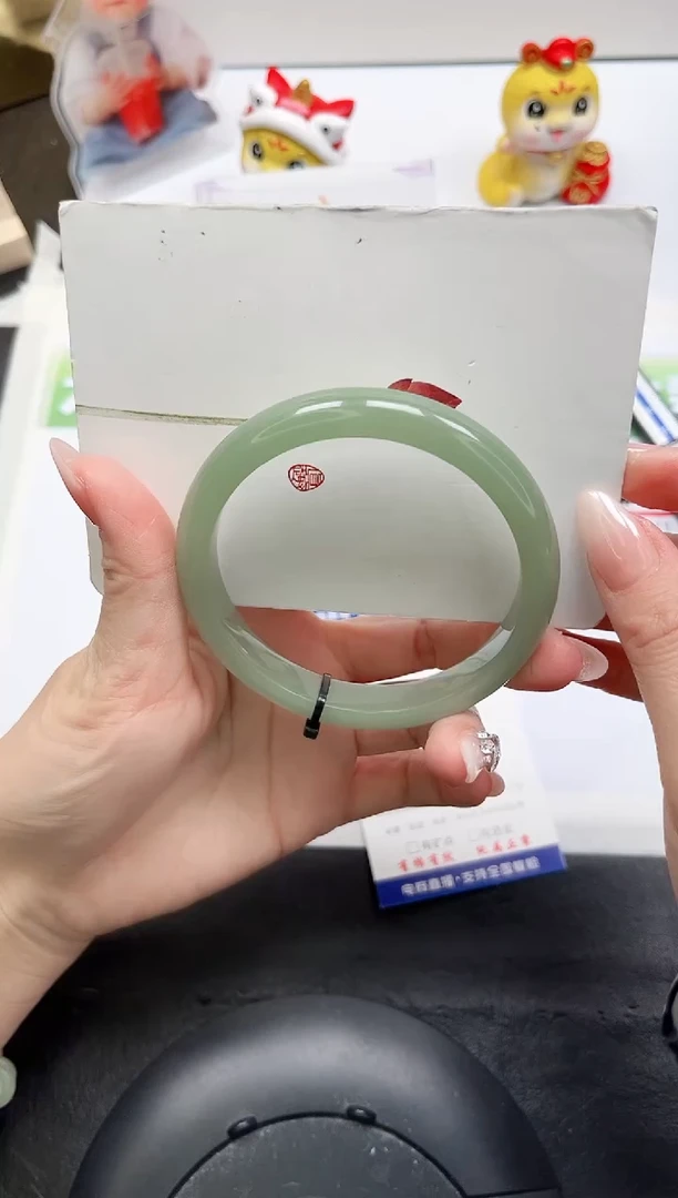 【闪购商品】石英质玉手镯未镶嵌333-63.4