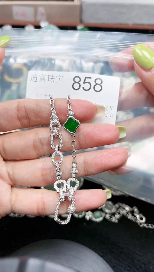 【闪购商品】翡翠颈饰未镶嵌赠皮绳858