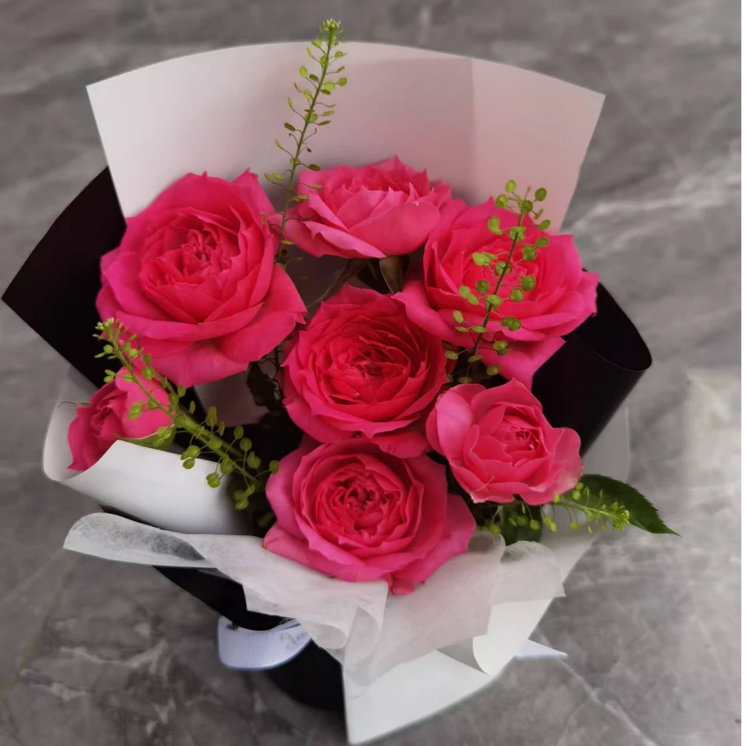 迷你混搭鲜花小花束