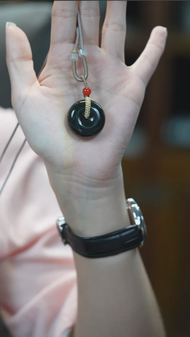 颈饰未镶嵌和田玉平安扣