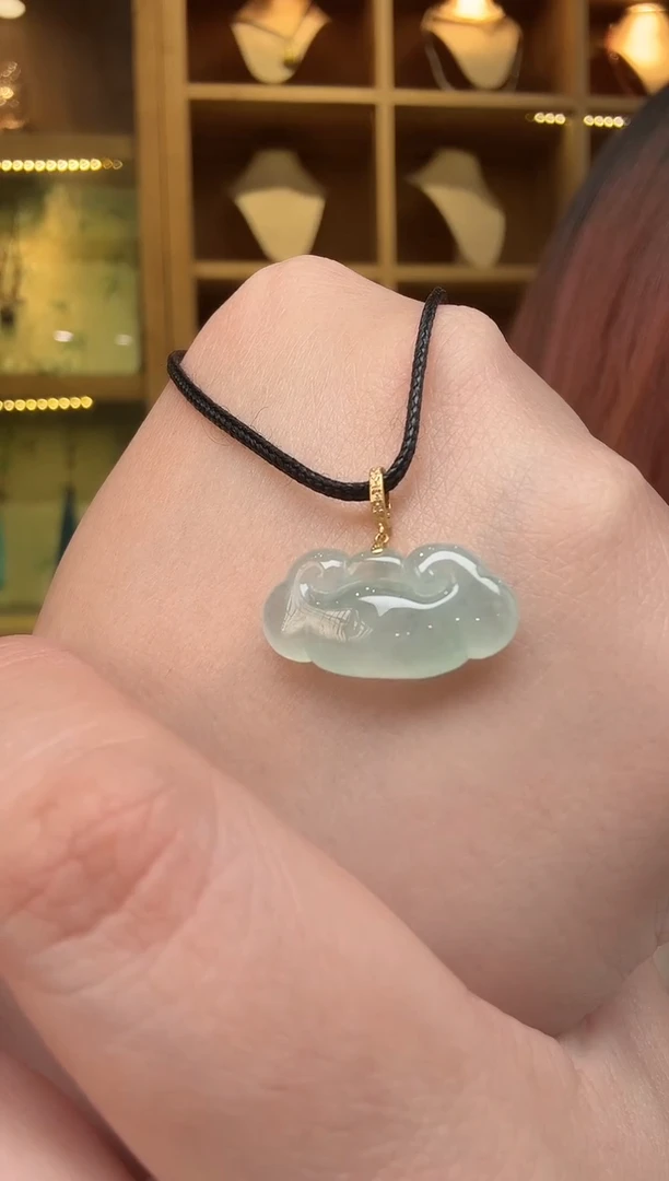 颈饰18K金镶嵌翡翠挂件