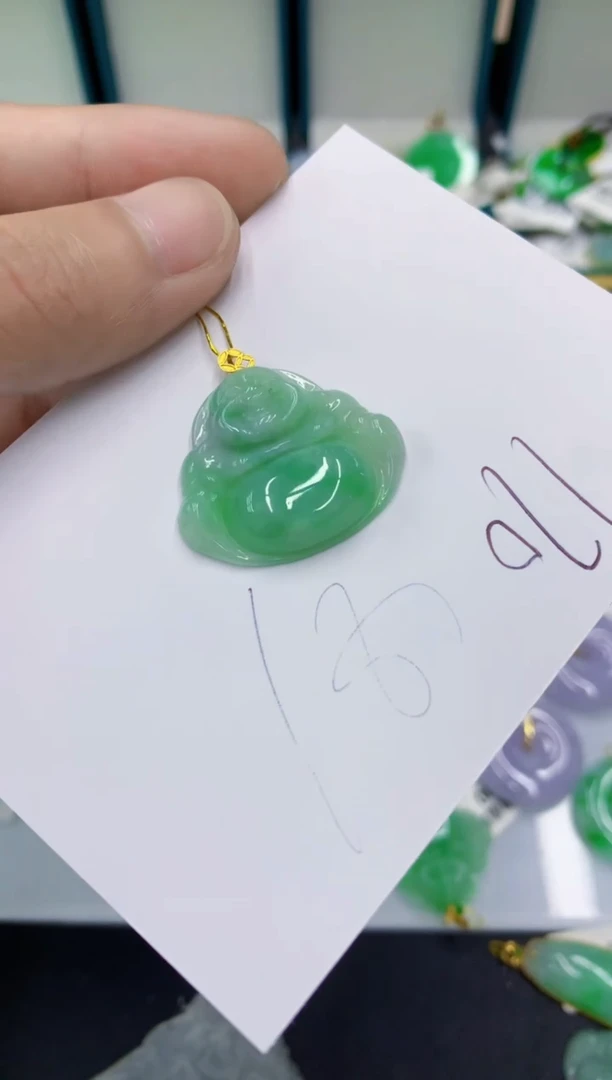 翡翠18K金镶嵌颈饰翡翠